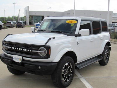 2025 Ford Bronco Outer Banks