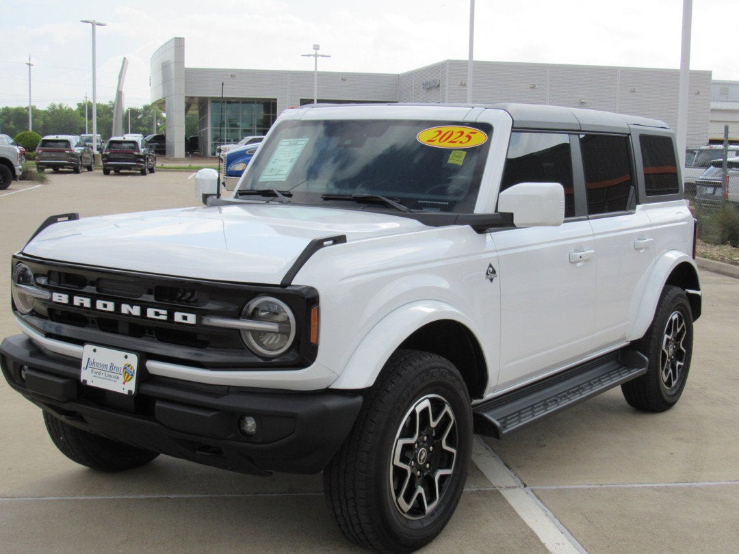 2025 Ford Bronco Outer Banks