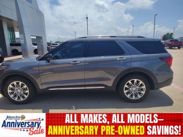2026 Ford Explorer Platinum's photo