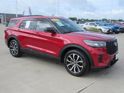 2025 Ford Explorer ST-Line