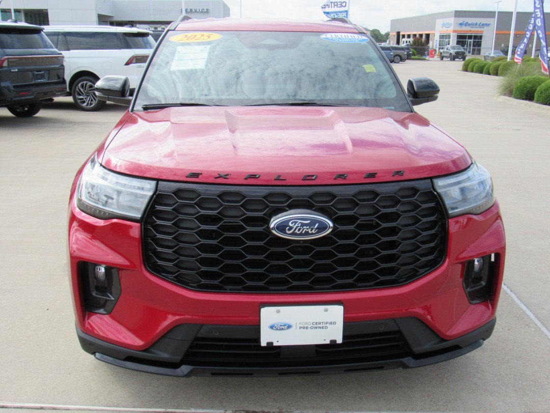 2025 Ford Explorer ST-Line