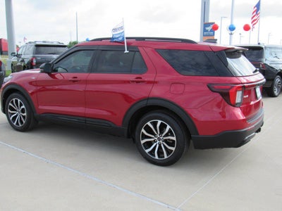 2025 Ford Explorer ST-Line