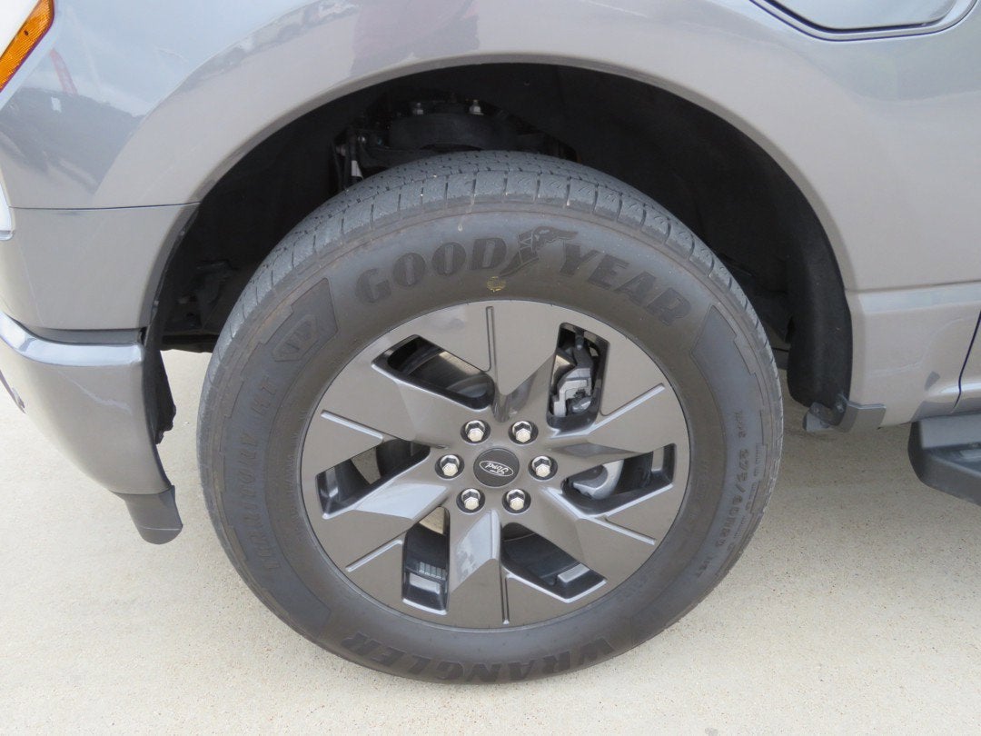 2024 Ford F-150 Lightning LARIAT