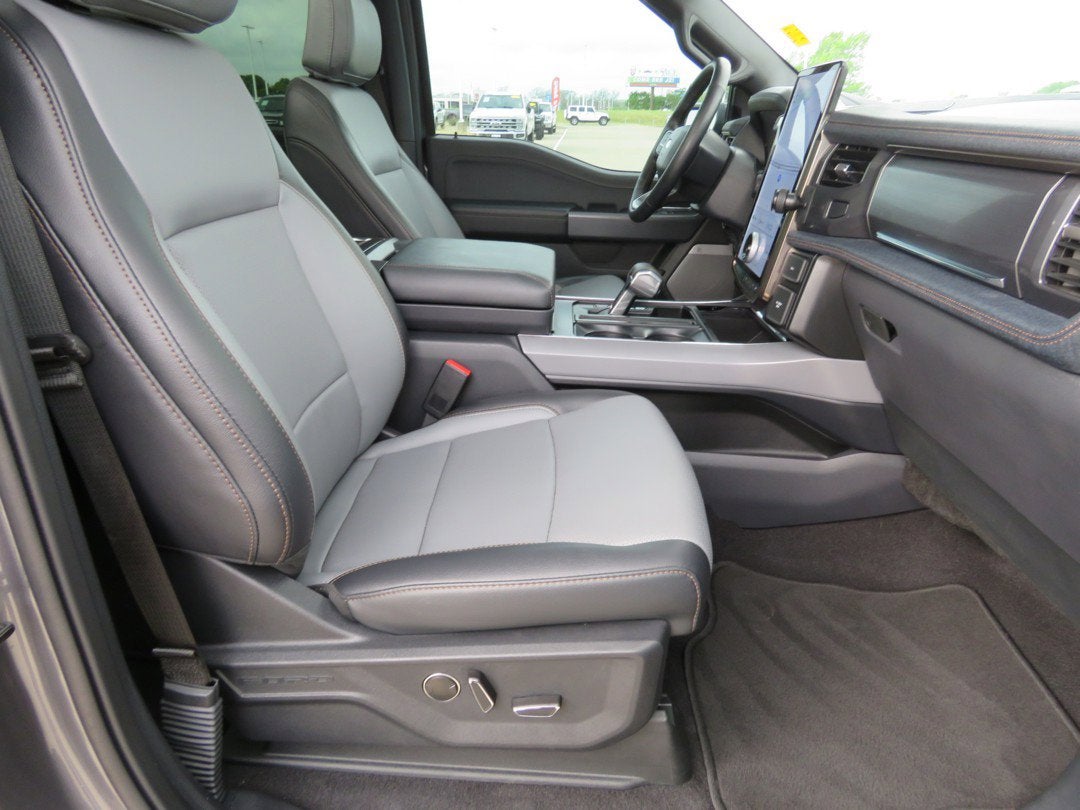 2024 Ford F-150 Lightning LARIAT