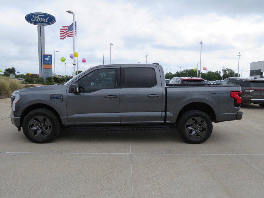 2024 Ford F-150 Lightning LARIAT