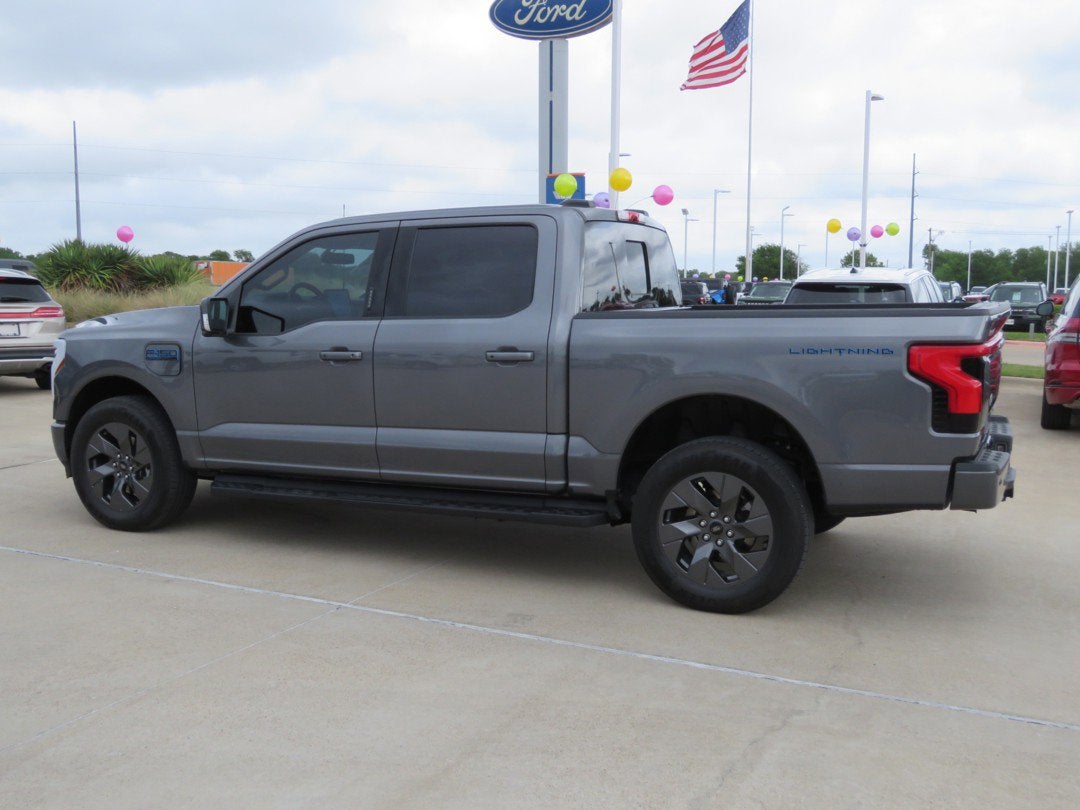 2024 Ford F-150 Lightning LARIAT