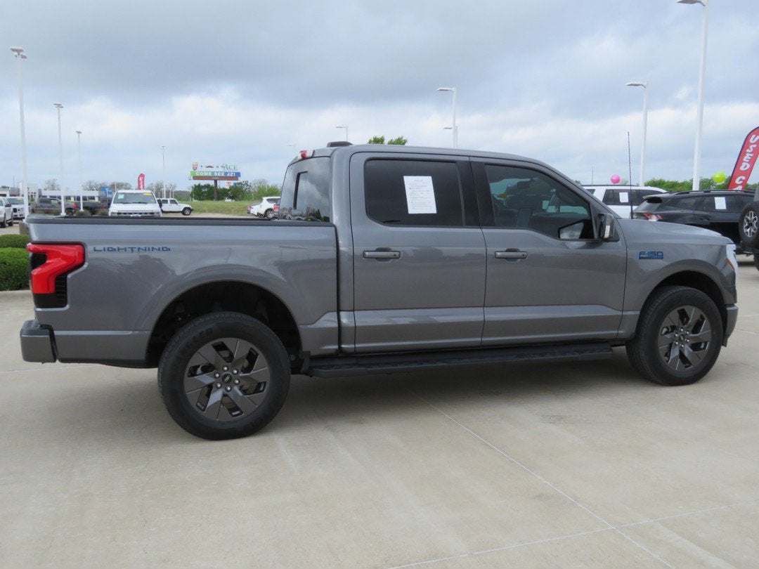 2024 Ford F-150 Lightning LARIAT
