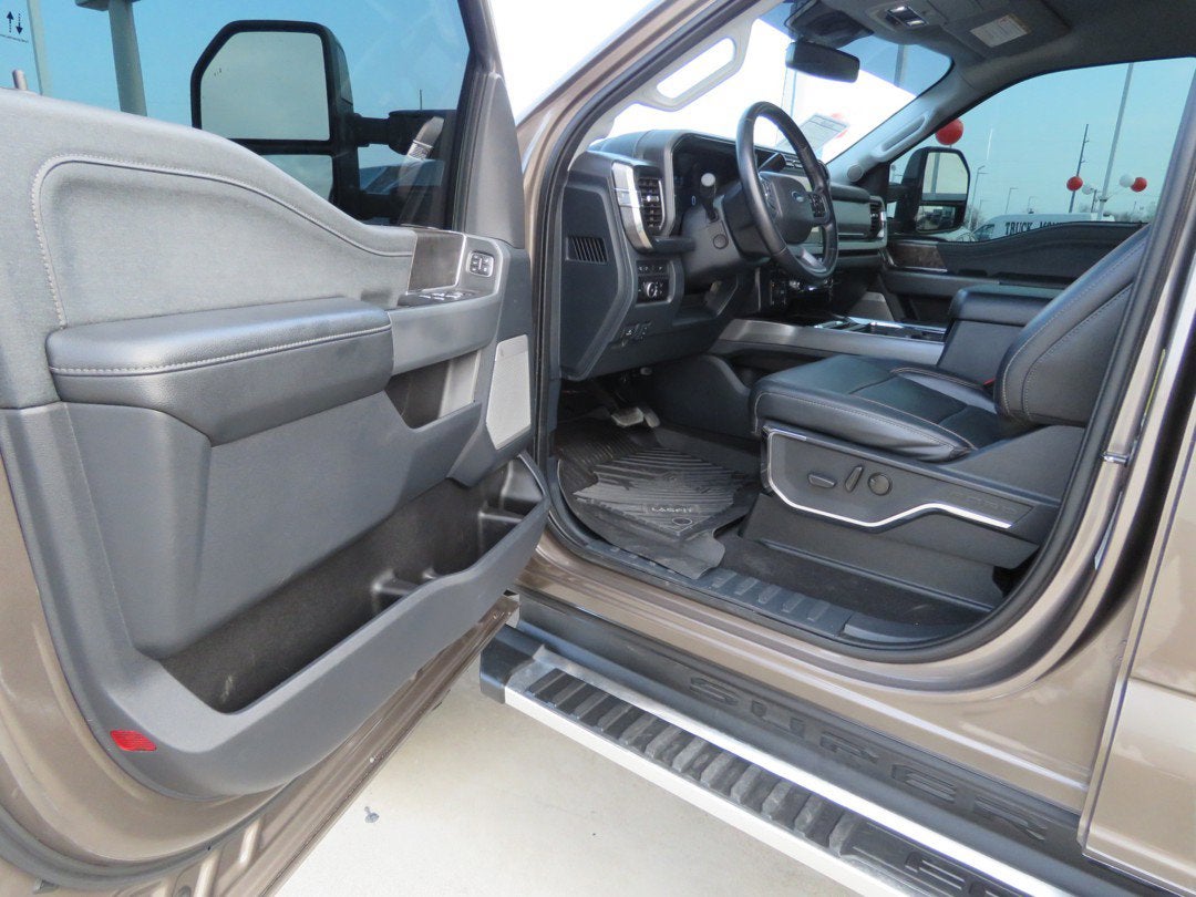 2023 Ford Super Duty F-250 SRW LARIAT