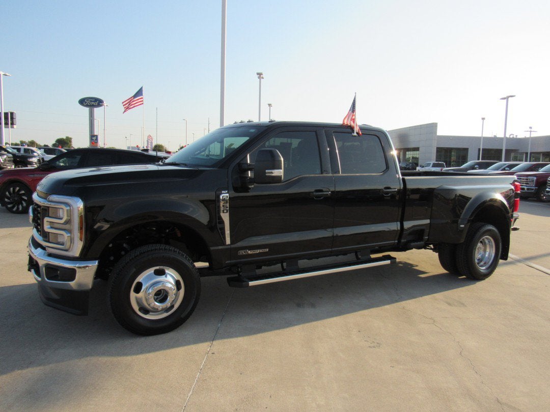 2026 Ford Super Duty F-350 DRW XLT