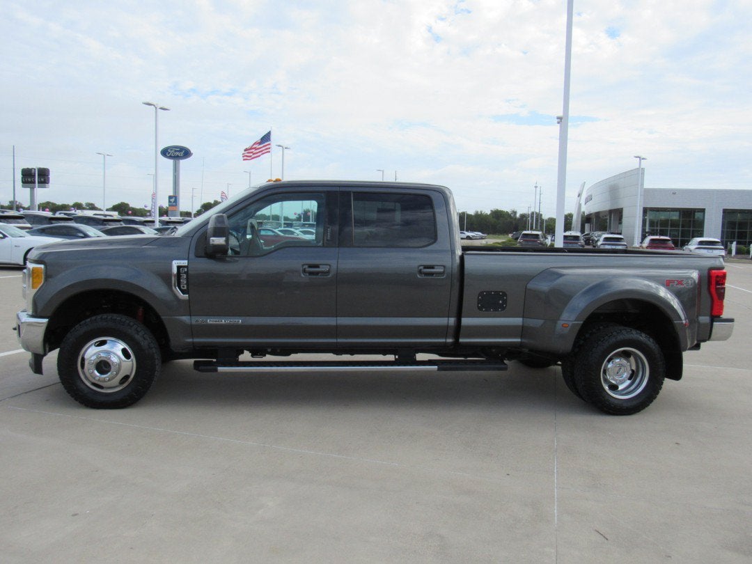 2017 Ford Super Duty F-350 DRW Lariat