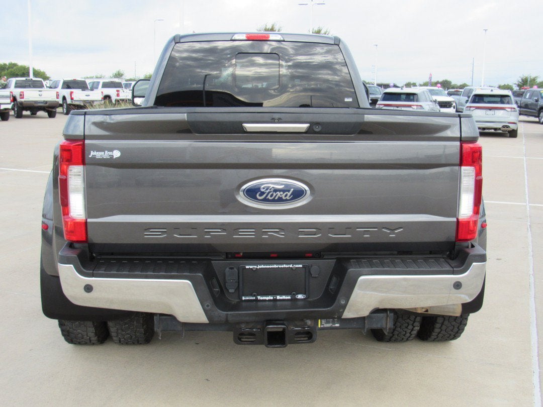 2017 Ford Super Duty F-350 DRW Lariat