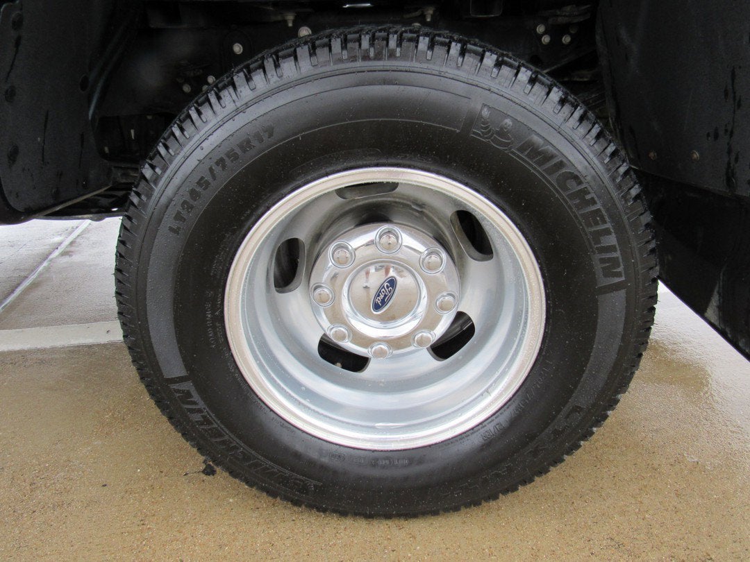 2023 Ford Super Duty F-350 DRW LARIAT
