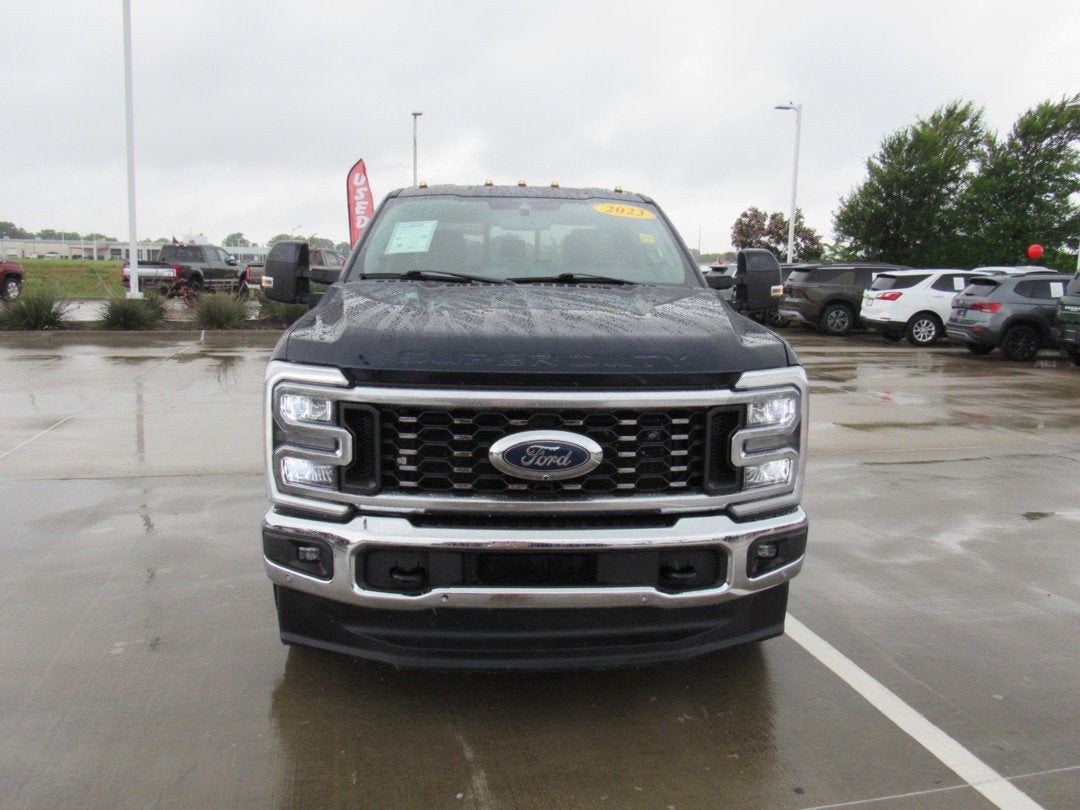 2023 Ford Super Duty F-350 DRW LARIAT