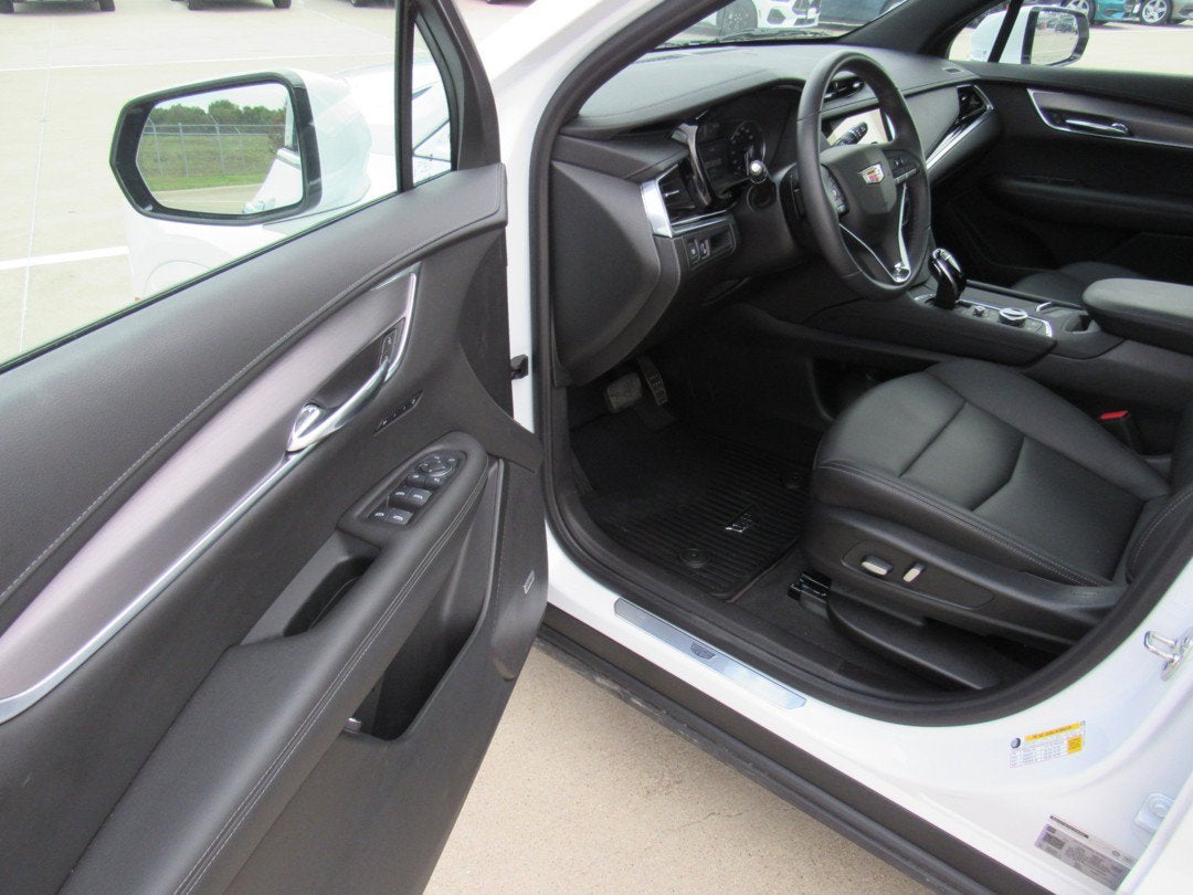 2025 Cadillac XT6 FWD Luxury