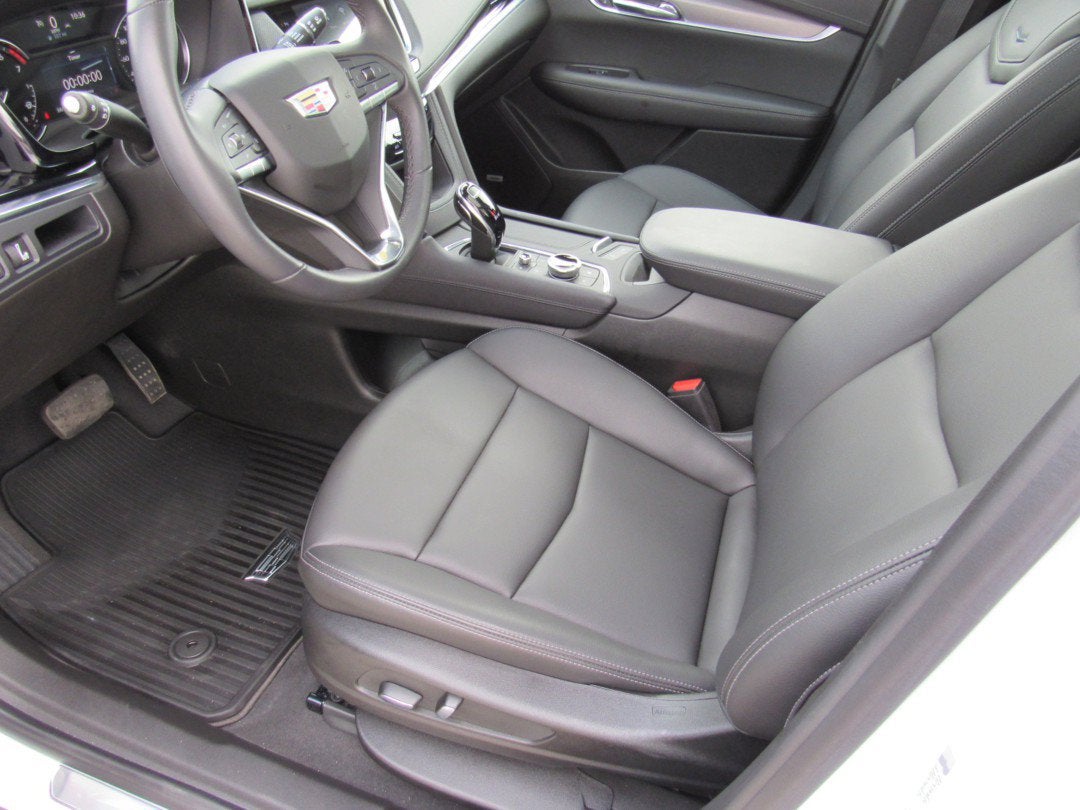 2025 Cadillac XT6 FWD Luxury