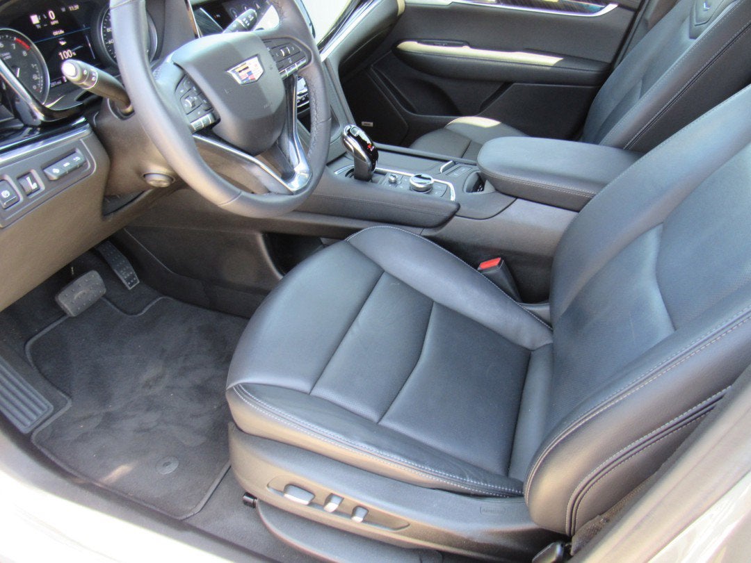 2023 Cadillac XT6 FWD Premium Luxury