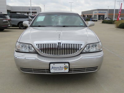 2011 Lincoln Town Car Signature Limited