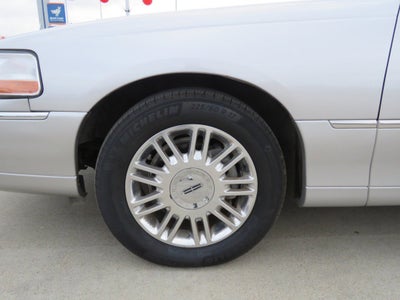 2011 Lincoln Town Car Signature Limited