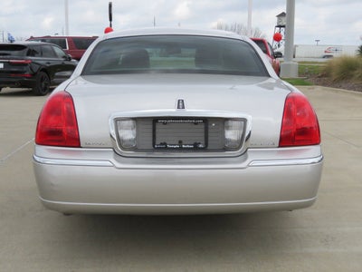 2011 Lincoln Town Car Signature Limited