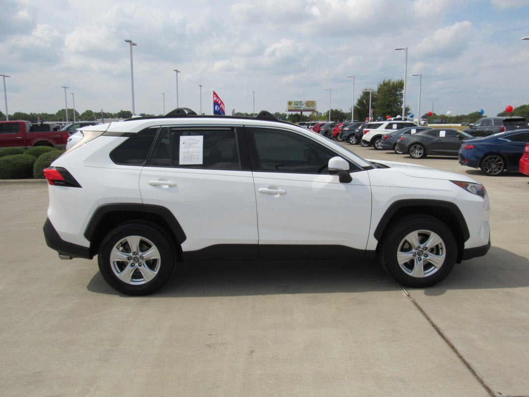 2020 Toyota RAV4 XLE