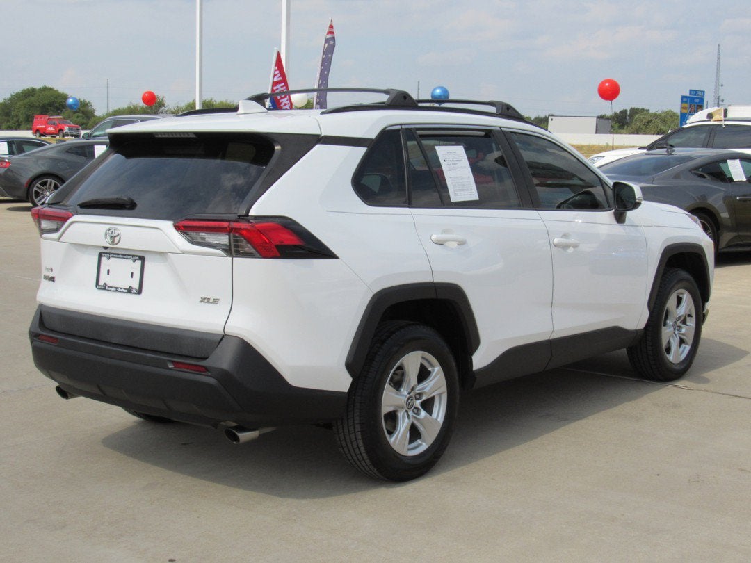 2020 Toyota RAV4 XLE