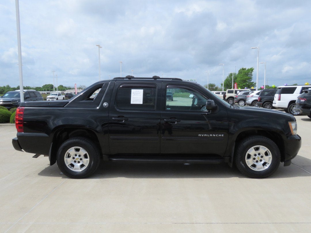 2013 Chevrolet Avalanche LS