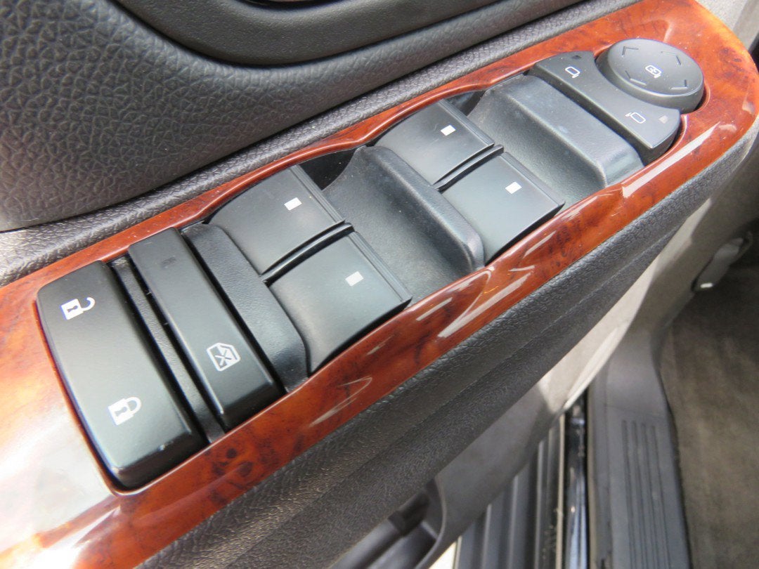 2013 Chevrolet Avalanche LS