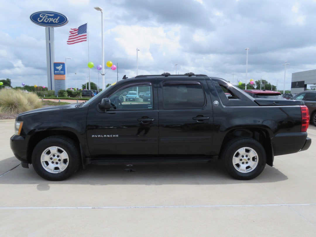 2013 Chevrolet Avalanche LS