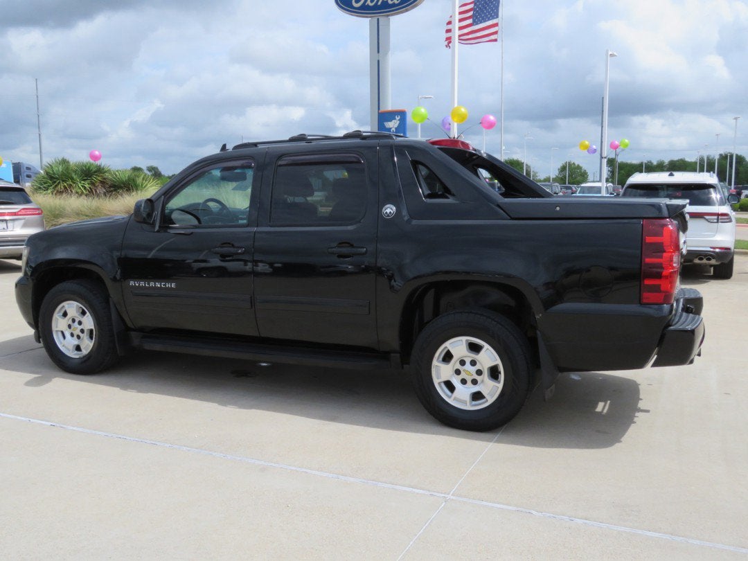 2013 Chevrolet Avalanche LS