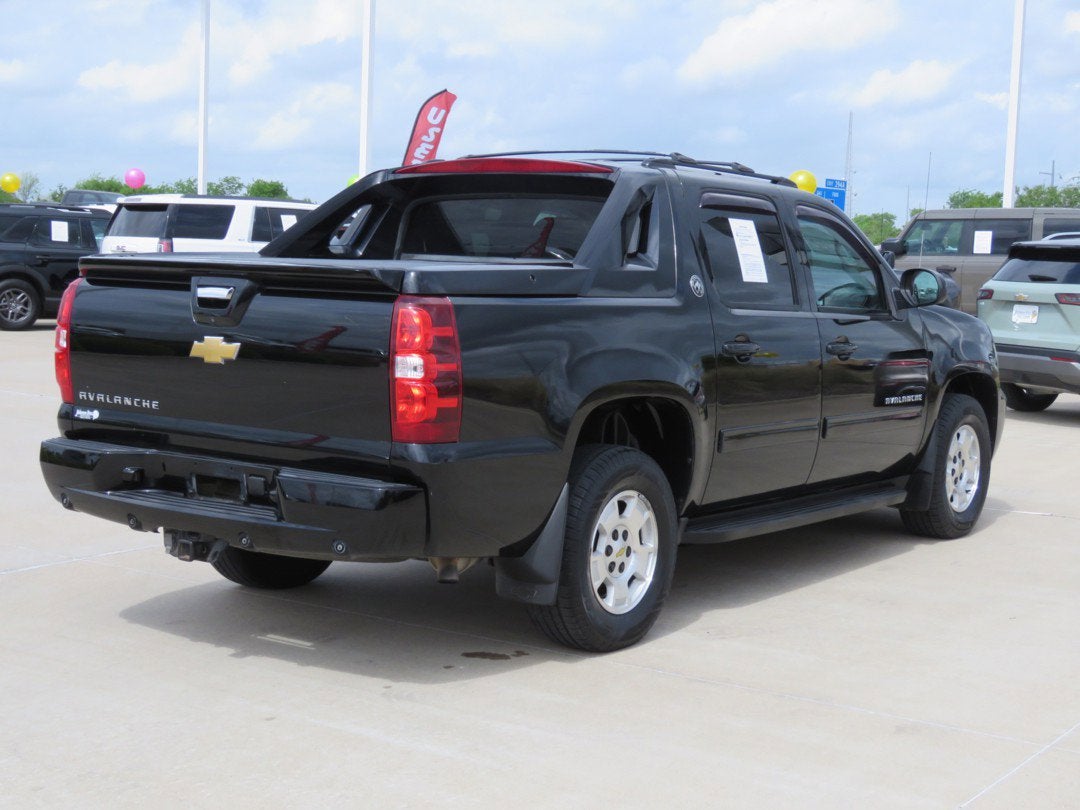 2013 Chevrolet Avalanche LS