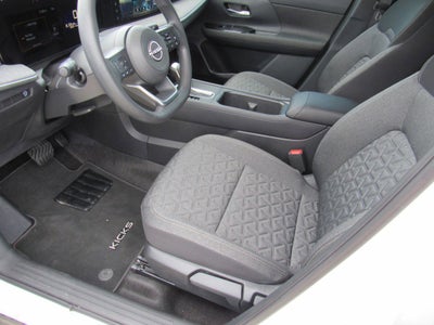 2025 Nissan Kicks SV
