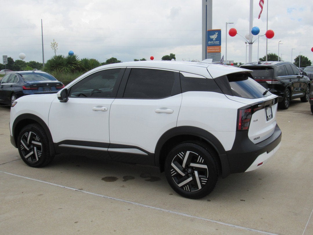 2025 Nissan Kicks SV
