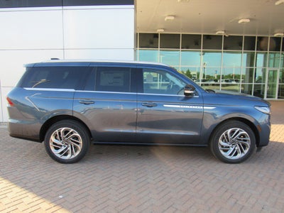 2027 Lincoln Navigator Reserve