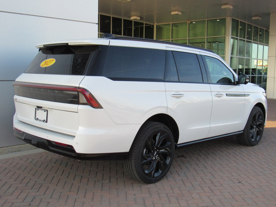 2027 Lincoln Navigator Reserve