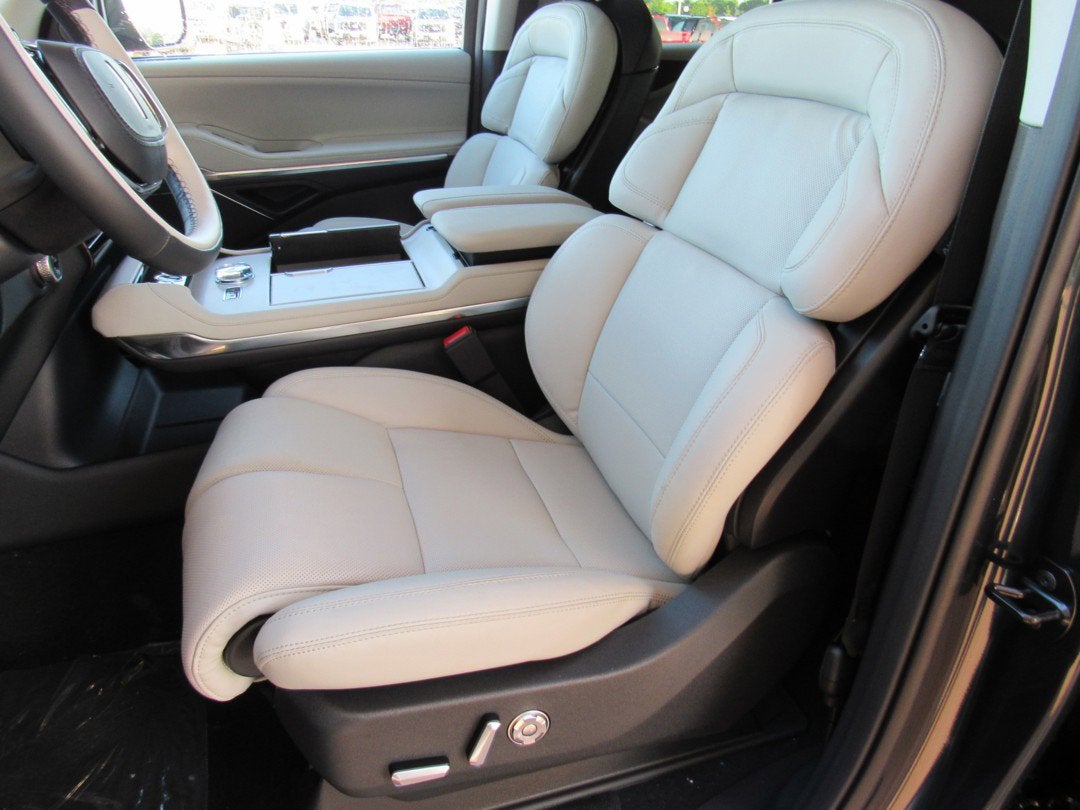 2026 Lincoln Navigator Premiere