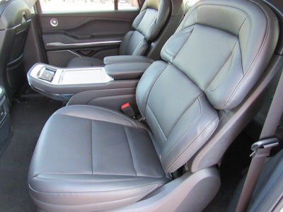 2027 Lincoln Navigator L Reserve