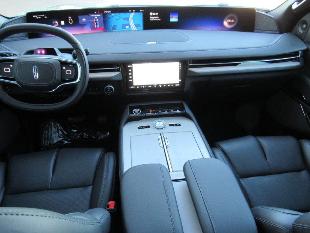 2027 Lincoln Navigator L Reserve