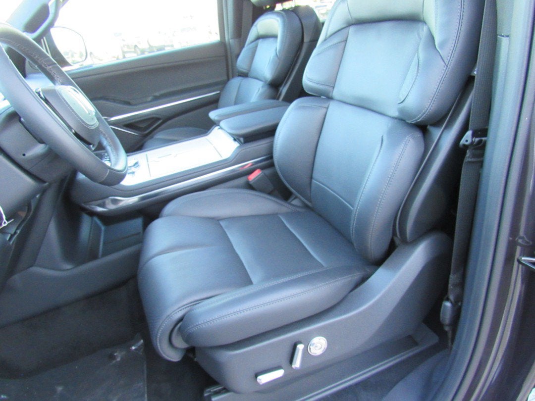 2027 Lincoln Navigator L Reserve