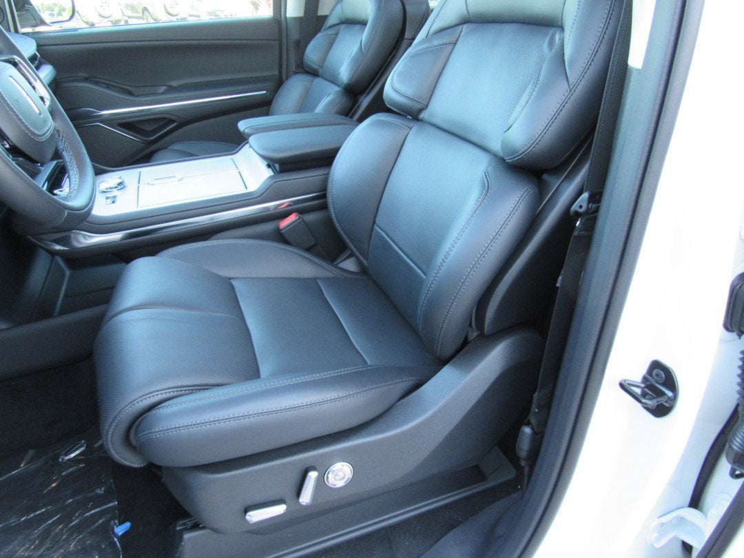 2027 Lincoln Navigator L Reserve