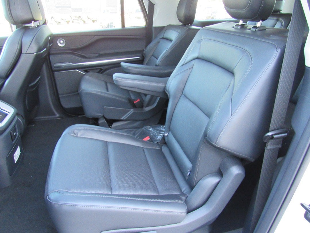 2027 Lincoln Navigator L Reserve
