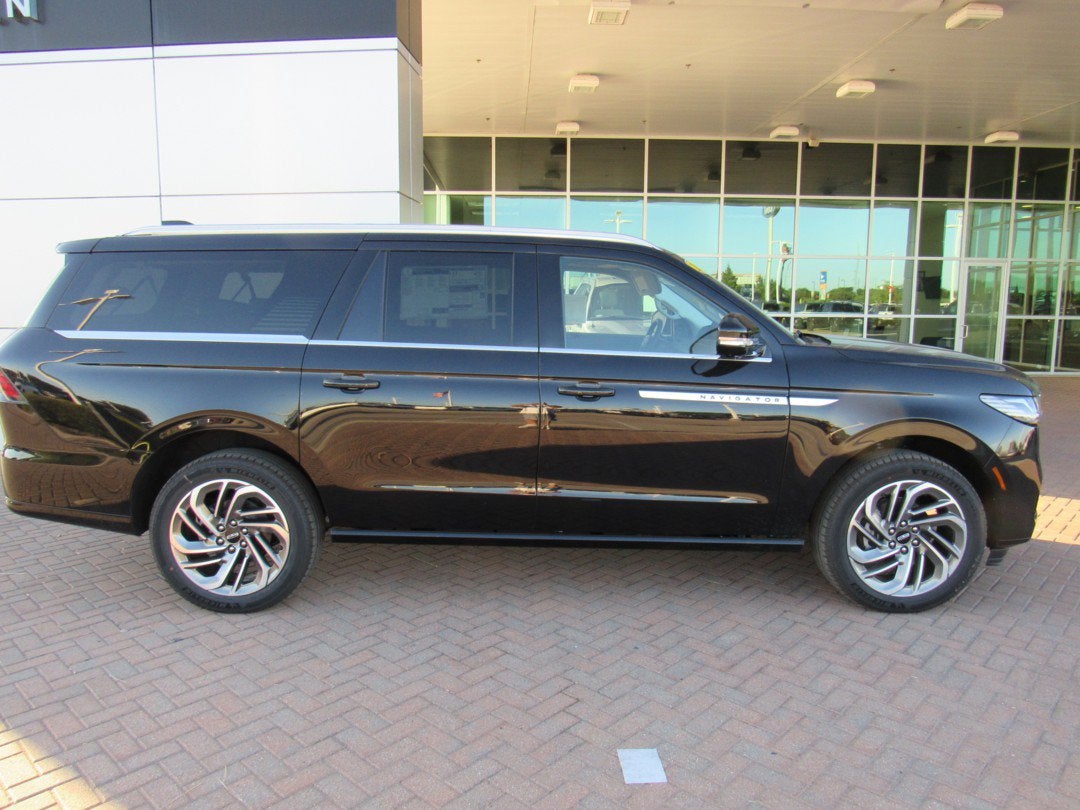 2027 Lincoln Navigator L Reserve