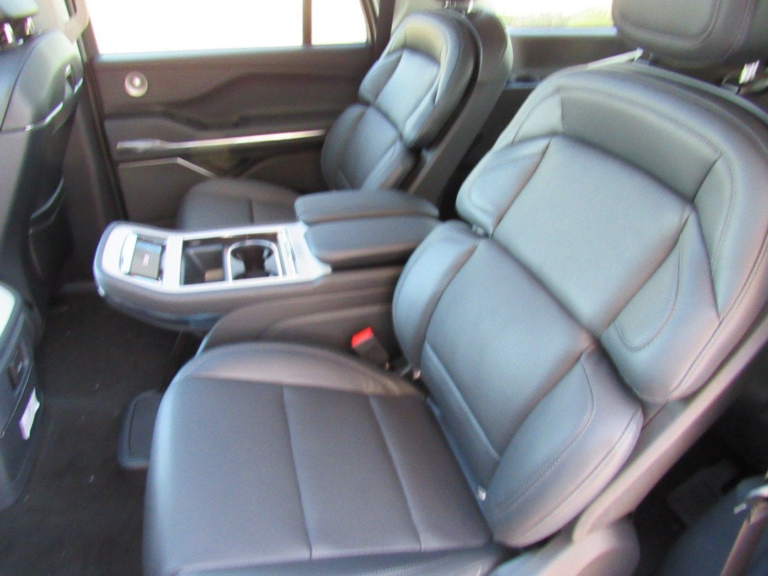 2027 Lincoln Navigator L Reserve