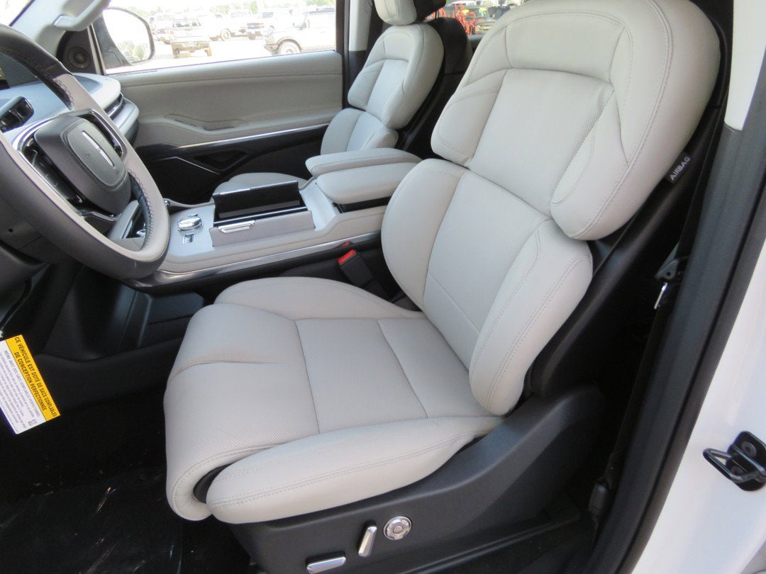 2026 Lincoln Navigator L Premiere