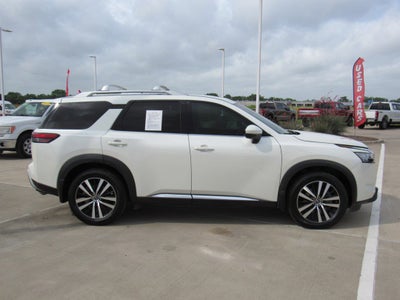 2024 Nissan Pathfinder Platinum