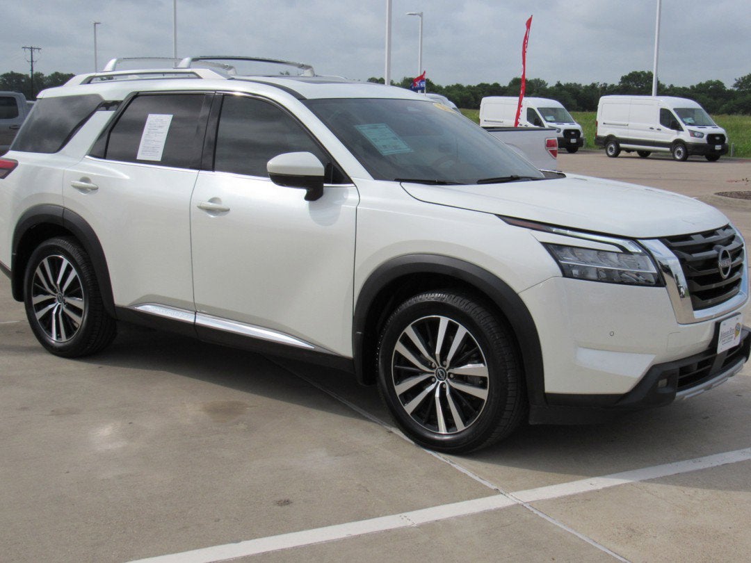 2024 Nissan Pathfinder Platinum