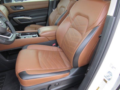 2024 Nissan Pathfinder Platinum