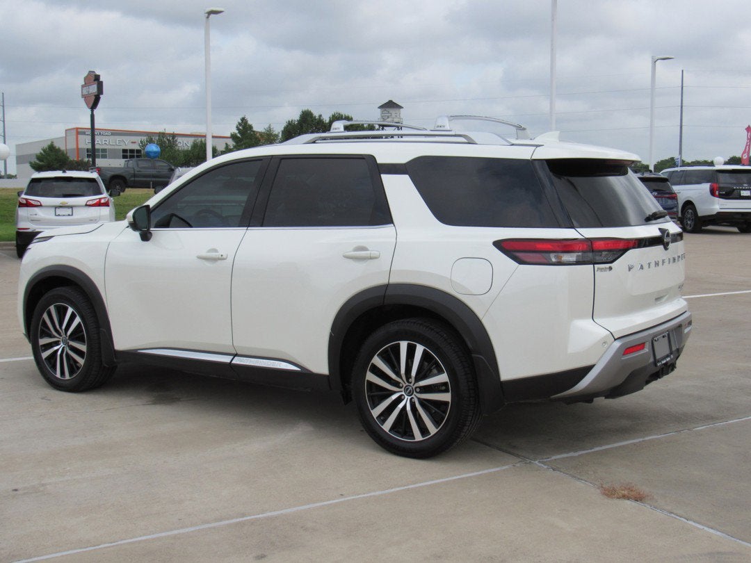 2024 Nissan Pathfinder Platinum