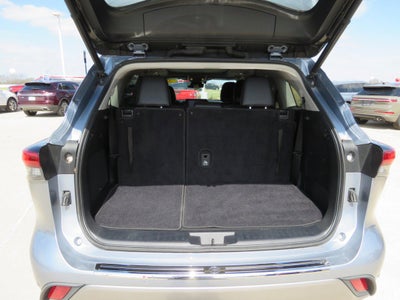 2021 Toyota Highlander Hybrid Platinum