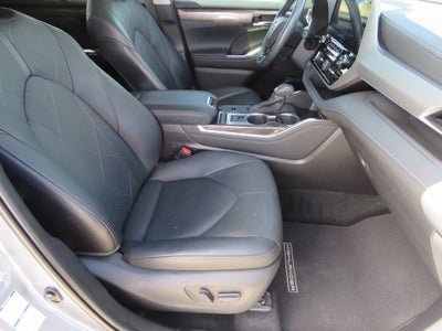 2021 Toyota Highlander Hybrid Platinum