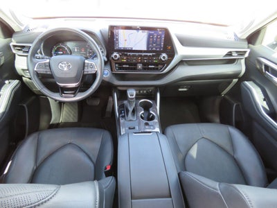 2021 Toyota Highlander Hybrid Platinum